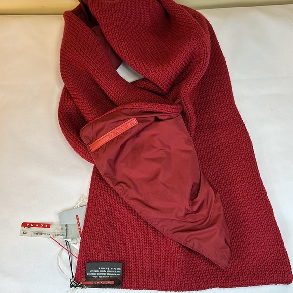 NWT Prada Wool scarf/wrap with nylon backing. - Picture 4 of 7